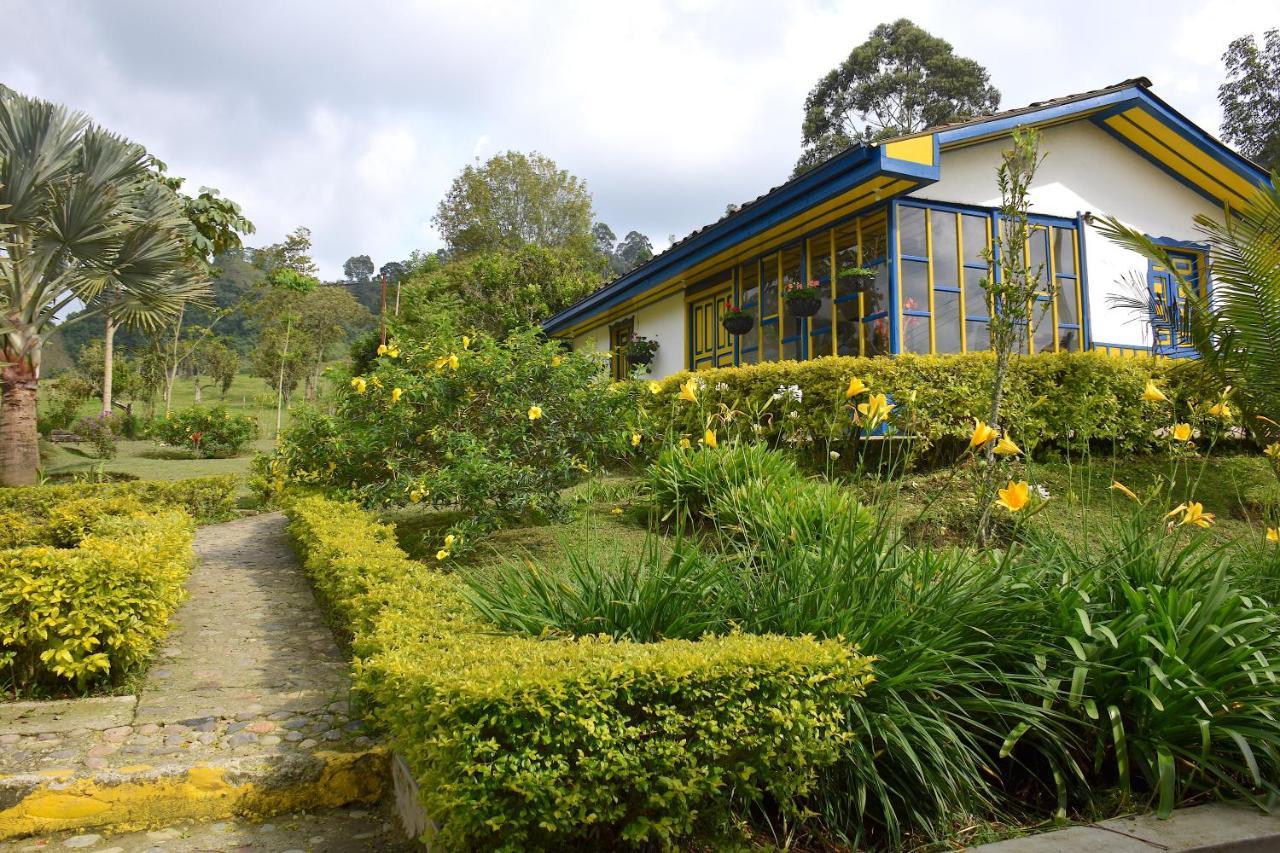 El Rancho De Hotel