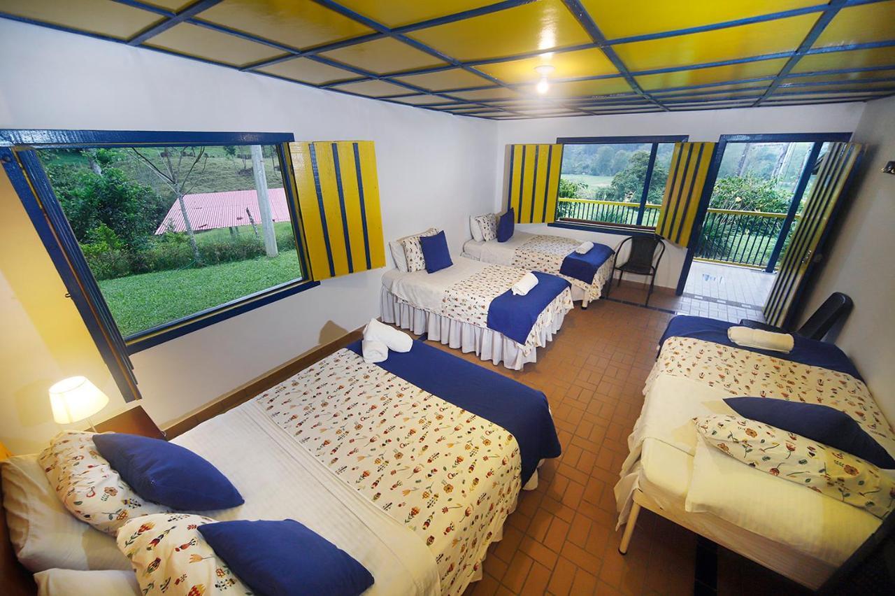 Hotel El Rancho De 3*