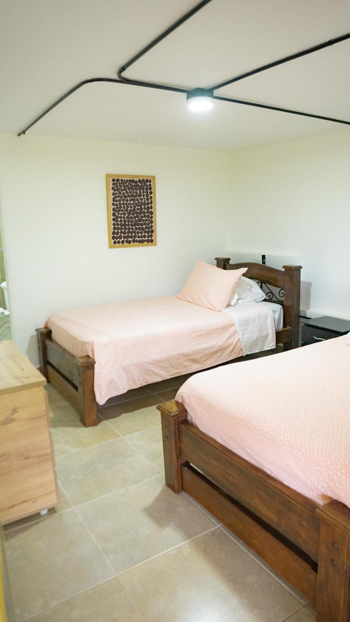 El Rancho De Hotel